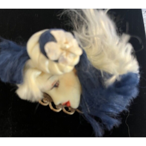 Vintage Flapper Lady Girl Glamour Porcelain Brooch Pin 1980's Blue White - Picture 4 of 6